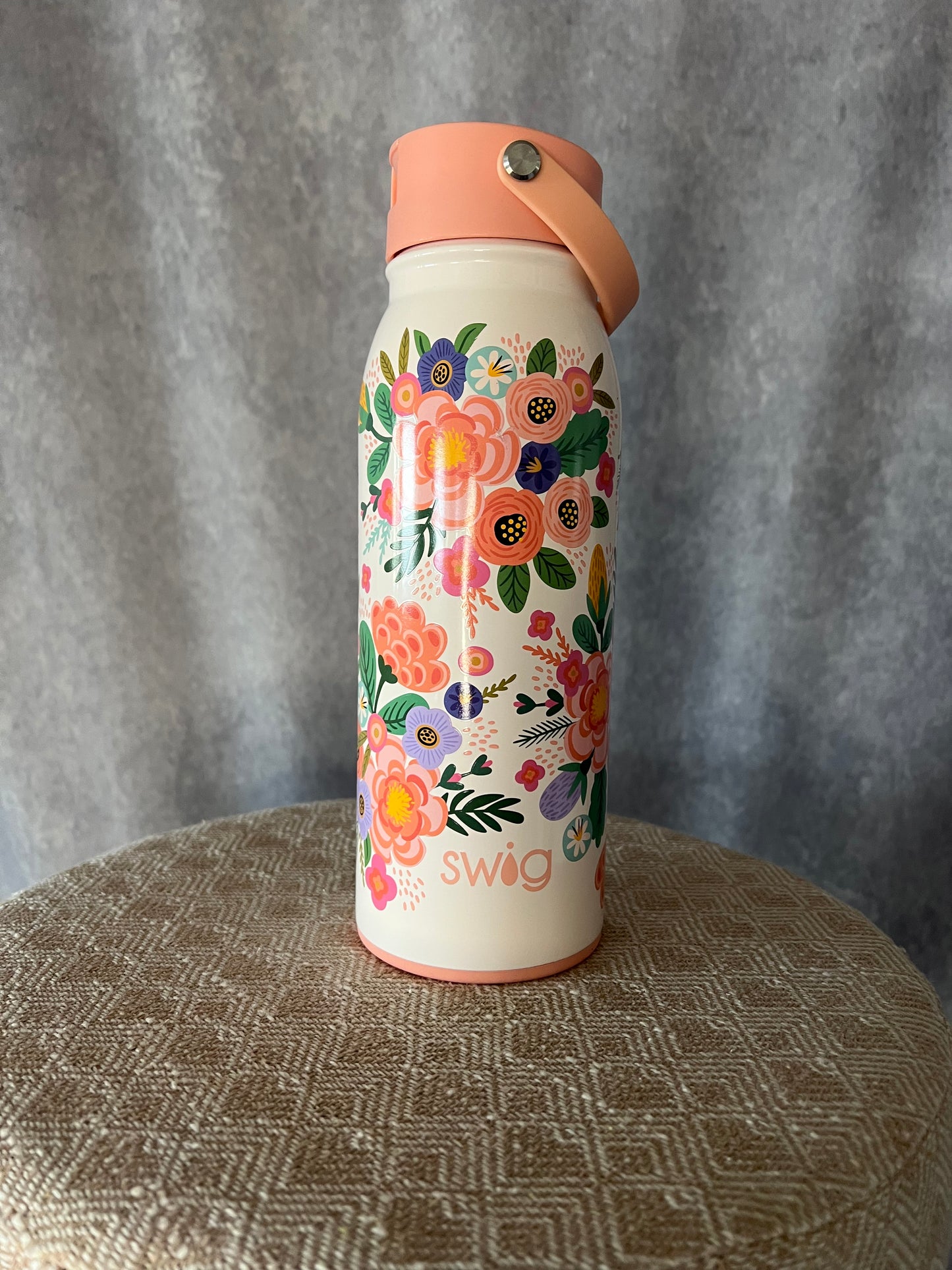 Swig Life Bottle + Carrier Bag